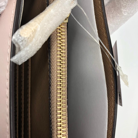 MICHAEL Michael Kors Women's Mercer Messenger - Picture 6 of 7